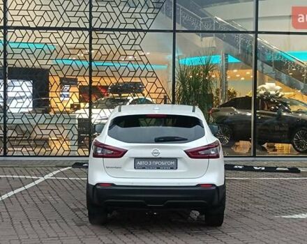 Белый Ниссан Кашкай, объемом двигателя 1.99 л и пробегом 102 тыс. км за 19280 $, фото 3 на Automoto.ua