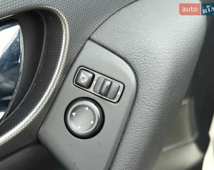 Білий Ніссан Кашкай, об'ємом двигуна 1.6 л та пробігом 102 тис. км за 19900 $, фото 18 на Automoto.ua