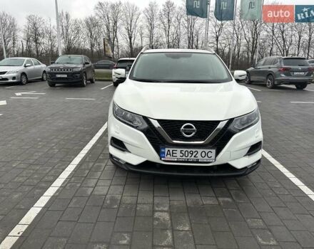 Белый Ниссан Кашкай, объемом двигателя 1.2 л и пробегом 50 тыс. км за 17200 $, фото 3 на Automoto.ua