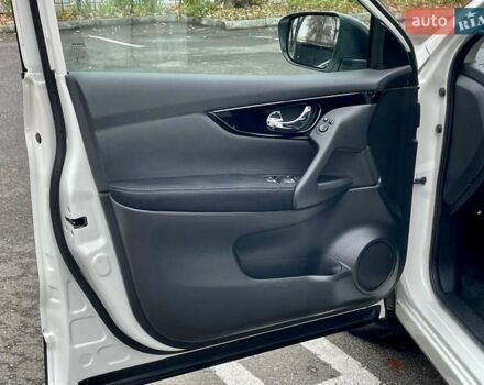 Білий Ніссан Кашкай, об'ємом двигуна 1.6 л та пробігом 75 тис. км за 19500 $, фото 10 на Automoto.ua