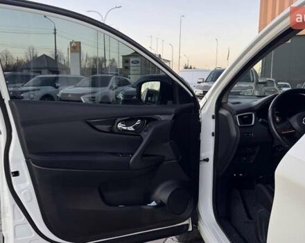 Білий Ніссан Кашкай, об'ємом двигуна 2 л та пробігом 37 тис. км за 18990 $, фото 7 на Automoto.ua