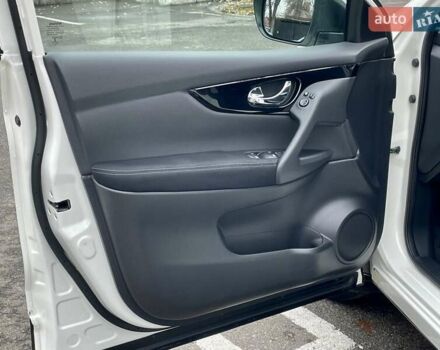 Білий Ніссан Кашкай, об'ємом двигуна 1.6 л та пробігом 75 тис. км за 19500 $, фото 11 на Automoto.ua