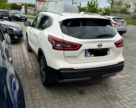 Белый Ниссан Кашкай, объемом двигателя 1.6 л и пробегом 102 тыс. км за 18000 $, фото 3 на Automoto.ua
