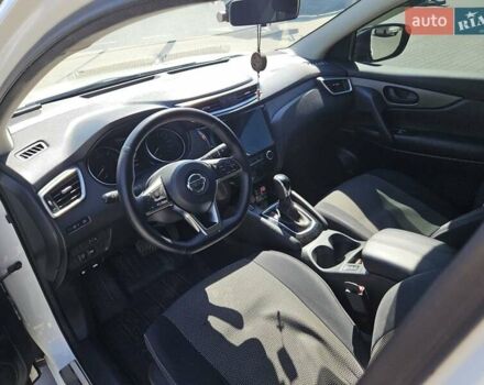 Білий Ніссан Кашкай, об'ємом двигуна 1.6 л та пробігом 101 тис. км за 21000 $, фото 17 на Automoto.ua