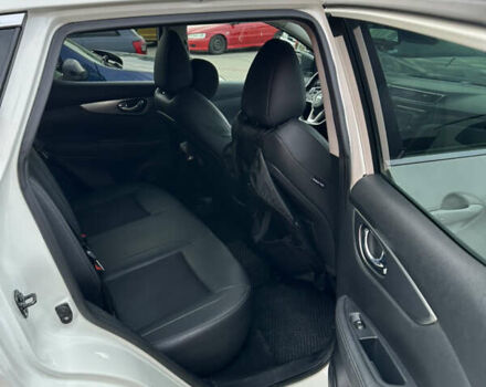 Белый Ниссан Кашкай, объемом двигателя 1.6 л и пробегом 102 тыс. км за 18000 $, фото 5 на Automoto.ua