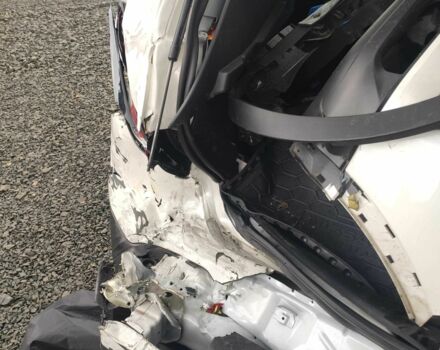 Белый Ниссан Кашкай, объемом двигателя 2 л и пробегом 47 тыс. км за 9000 $, фото 12 на Automoto.ua