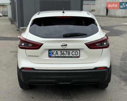 Белый Ниссан Кашкай, объемом двигателя 1.6 л и пробегом 47 тыс. км за 19999 $, фото 4 на Automoto.ua