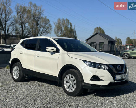 Белый Ниссан Кашкай, объемом двигателя 1.2 л и пробегом 47 тыс. км за 18300 $, фото 2 на Automoto.ua