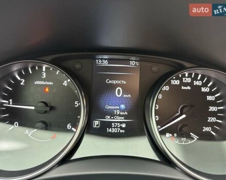 Білий Ніссан Кашкай, об'ємом двигуна 1.6 л та пробігом 14 тис. км за 29000 $, фото 4 на Automoto.ua