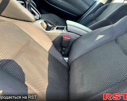 Белый Ниссан Кашкай, объемом двигателя 1.2 л и пробегом 129 тыс. км за 12499 $, фото 6 на Automoto.ua