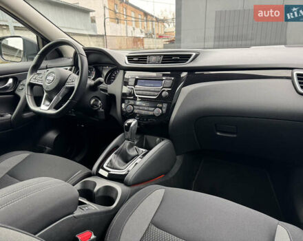 Белый Ниссан Кашкай, объемом двигателя 1.6 л и пробегом 47 тыс. км за 19999 $, фото 13 на Automoto.ua