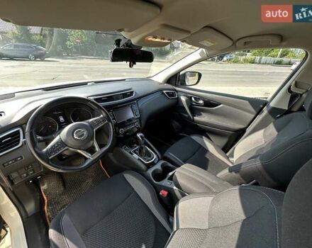 Белый Ниссан Кашкай, объемом двигателя 1.2 л и пробегом 50 тыс. км за 17200 $, фото 17 на Automoto.ua