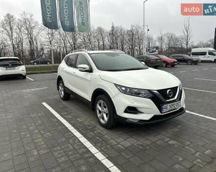 Белый Ниссан Кашкай, объемом двигателя 1.2 л и пробегом 50 тыс. км за 17200 $, фото 5 на Automoto.ua