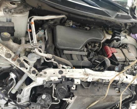 Белый Ниссан Кашкай, объемом двигателя 2 л и пробегом 47 тыс. км за 9000 $, фото 5 на Automoto.ua