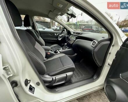 Білий Ніссан Кашкай, об'ємом двигуна 1.6 л та пробігом 75 тис. км за 19500 $, фото 20 на Automoto.ua