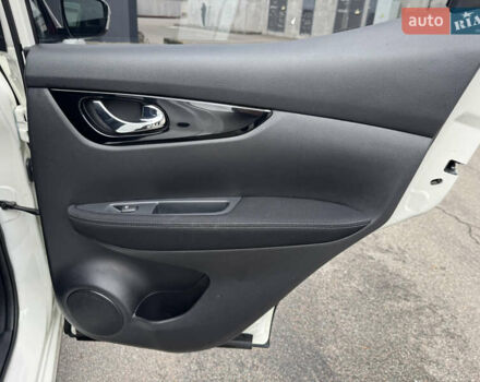 Белый Ниссан Кашкай, объемом двигателя 1.6 л и пробегом 47 тыс. км за 19999 $, фото 12 на Automoto.ua