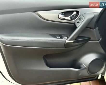 Білий Ніссан Кашкай, об'ємом двигуна 1.6 л та пробігом 102 тис. км за 19900 $, фото 17 на Automoto.ua