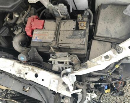 Белый Ниссан Кашкай, объемом двигателя 2 л и пробегом 47 тыс. км за 9000 $, фото 8 на Automoto.ua