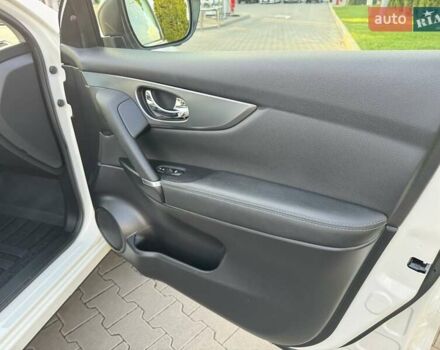 Білий Ніссан Кашкай, об'ємом двигуна 2 л та пробігом 58 тис. км за 21900 $, фото 88 на Automoto.ua