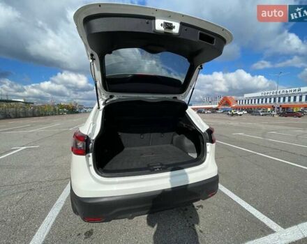 Ниссан Кашкай 2020 в Львове на Automoto.ua Белый Ниссан Кашкай, объемом двигателя 2.02 л и пробегом 56 тыс. км за 15900 $, фото 12 на Automoto.ua