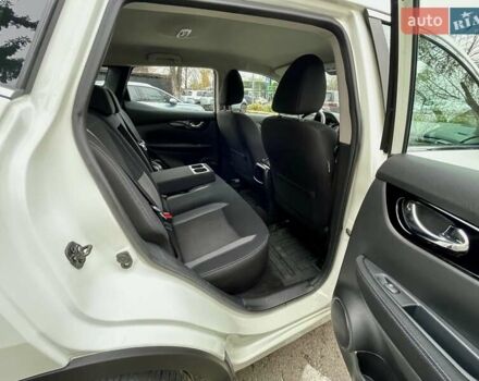 Білий Ніссан Кашкай, об'ємом двигуна 1.6 л та пробігом 75 тис. км за 19500 $, фото 23 на Automoto.ua