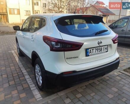 Белый Ниссан Кашкай, объемом двигателя 1.2 л и пробегом 78 тыс. км за 14450 $, фото 5 на Automoto.ua