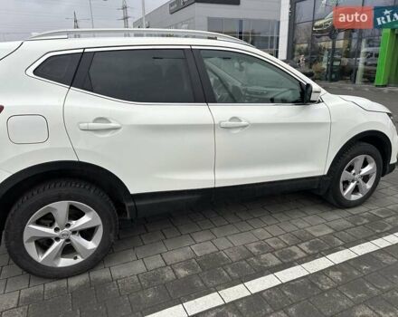 Белый Ниссан Кашкай, объемом двигателя 1.2 л и пробегом 50 тыс. км за 17200 $, фото 9 на Automoto.ua