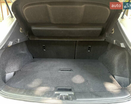 Білий Ніссан Кашкай, об'ємом двигуна 1.6 л та пробігом 140 тис. км за 21500 $, фото 5 на Automoto.ua