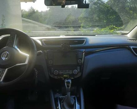 Белый Ниссан Кашкай, объемом двигателя 2 л и пробегом 111 тыс. км за 20200 $, фото 6 на Automoto.ua