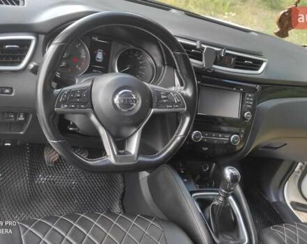 Белый Ниссан Кашкай, объемом двигателя 1.6 л и пробегом 169 тыс. км за 19900 $, фото 11 на Automoto.ua