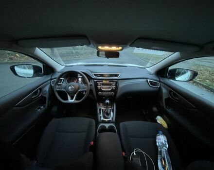 Белый Ниссан Кашкай, объемом двигателя 1.6 л и пробегом 33 тыс. км за 21000 $, фото 7 на Automoto.ua