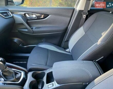 Белый Ниссан Кашкай, объемом двигателя 1.6 л и пробегом 7 тыс. км за 24650 $, фото 25 на Automoto.ua