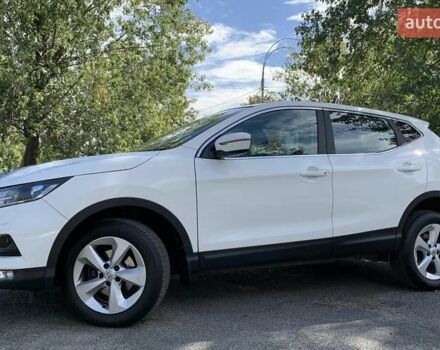 Белый Ниссан Кашкай, объемом двигателя 1.2 л и пробегом 67 тыс. км за 17900 $, фото 4 на Automoto.ua