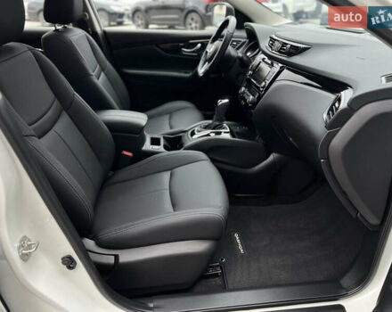 Белый Ниссан Кашкай, объемом двигателя 2 л и пробегом 17 тыс. км за 19500 $, фото 26 на Automoto.ua