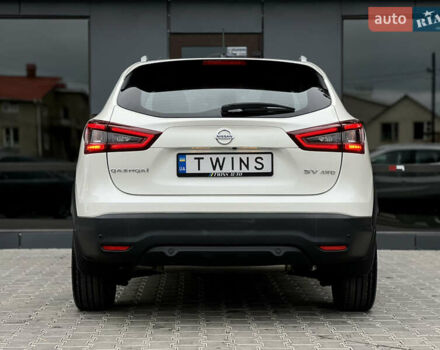 Белый Ниссан Кашкай, объемом двигателя 2 л и пробегом 17 тыс. км за 19500 $, фото 4 на Automoto.ua