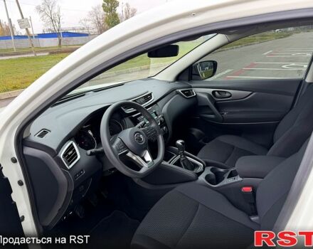 Білий Ніссан Кашкай, об'ємом двигуна 1.2 л та пробігом 40 тис. км за 16500 $, фото 12 на Automoto.ua