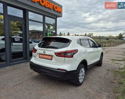 Белый Ниссан Кашкай, объемом двигателя 1.6 л и пробегом 58 тыс. км за 22500 $, фото 2 на Automoto.ua