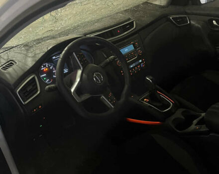 Белый Ниссан Кашкай, объемом двигателя 2 л и пробегом 19 тыс. км за 8800 $, фото 4 на Automoto.ua