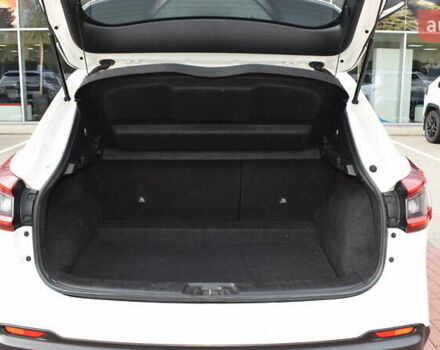 Белый Ниссан Кашкай, объемом двигателя 1.6 л и пробегом 203 тыс. км за 16800 $, фото 9 на Automoto.ua