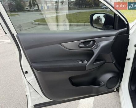 Білий Ніссан Кашкай, об'ємом двигуна 1.2 л та пробігом 40 тис. км за 16500 $, фото 20 на Automoto.ua