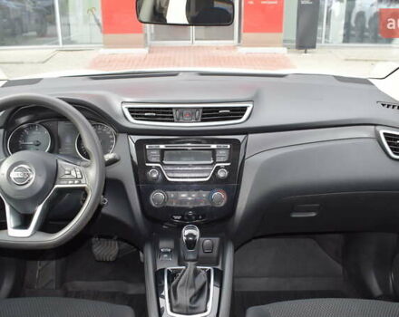 Белый Ниссан Кашкай, объемом двигателя 1.6 л и пробегом 203 тыс. км за 16800 $, фото 7 на Automoto.ua