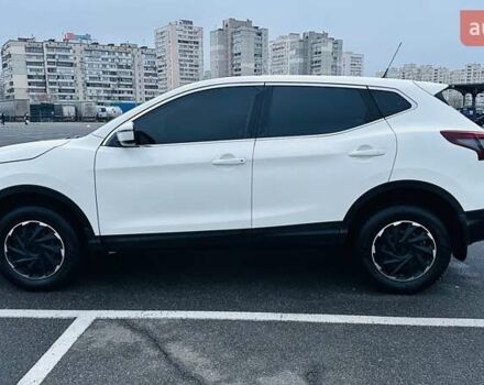 Белый Ниссан Кашкай, объемом двигателя 1.2 л и пробегом 100 тыс. км за 17300 $, фото 4 на Automoto.ua