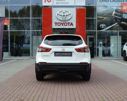 Белый Ниссан Кашкай, объемом двигателя 1.6 л и пробегом 203 тыс. км за 16800 $, фото 3 на Automoto.ua