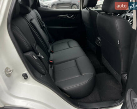 Белый Ниссан Кашкай, объемом двигателя 2 л и пробегом 17 тыс. км за 19500 $, фото 25 на Automoto.ua