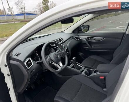 Білий Ніссан Кашкай, об'ємом двигуна 1.2 л та пробігом 40 тис. км за 16500 $, фото 18 на Automoto.ua