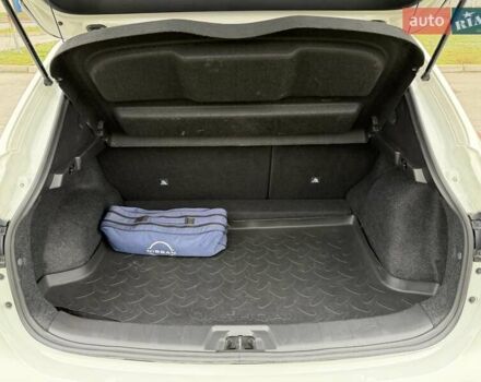 Білий Ніссан Кашкай, об'ємом двигуна 1.2 л та пробігом 40 тис. км за 16500 $, фото 12 на Automoto.ua