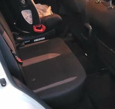 Белый Ниссан Кашкай, объемом двигателя 1.6 л и пробегом 74 тыс. км за 21500 $, фото 37 на Automoto.ua