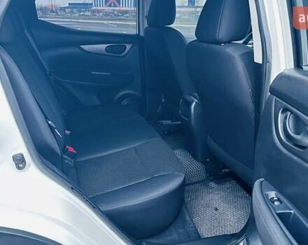 Белый Ниссан Кашкай, объемом двигателя 1.2 л и пробегом 100 тыс. км за 17300 $, фото 7 на Automoto.ua