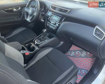 Белый Ниссан Кашкай, объемом двигателя 1.2 л и пробегом 67 тыс. км за 17500 $, фото 23 на Automoto.ua