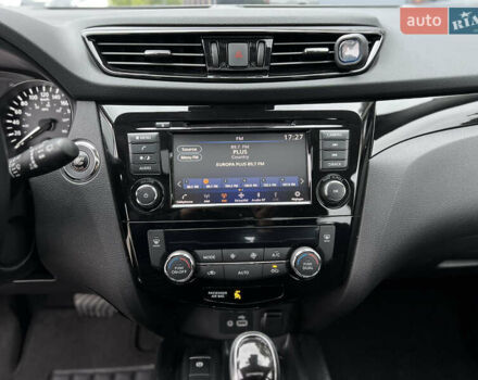 Белый Ниссан Кашкай, объемом двигателя 2 л и пробегом 17 тыс. км за 19500 $, фото 30 на Automoto.ua